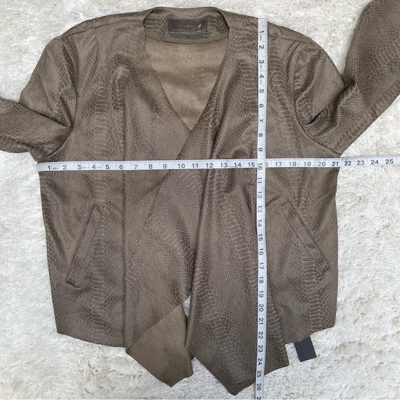 Blank NYC fast play open front draped Moto jacket olive green croc faux leather - Picture 4 of 13